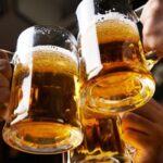 La cerveza, el chocolate, el café y el vino se verían afectados por el cambio climático 3 Brindis cerveza