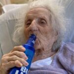 Mujer de 103 años vence el coronavirus y celebra con una cerveza fría 4 Mujer de 103 años vence al coronavirus