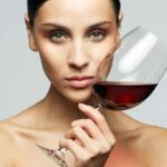 Bebidas alcohólicas: Los estragos que causan en nuestra piel demasiados happy hours 2 Consumo de alcohol y efectos en la piel