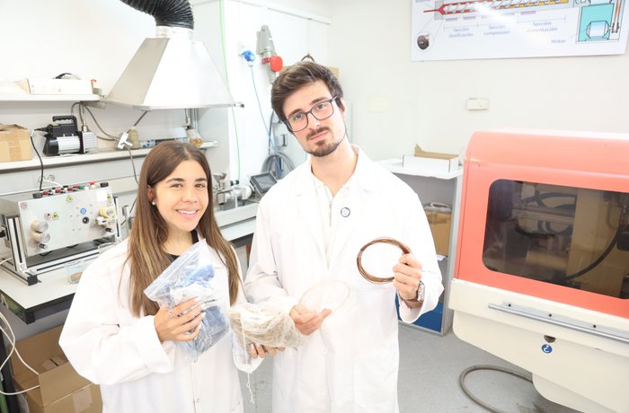 Estudiantes de la UPCT cultivan setas con bagazo de cerveza para crear biomateriales antifúngicos
