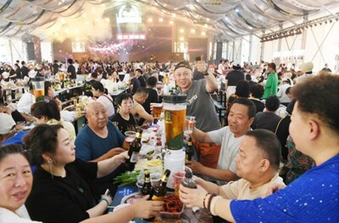 El 24º Festival Internacional de Cerveza de Harbin arranca en el Mundo de Hielo y Nieve hasta finales de agosto