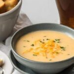 Receta de sopa de cerveza IPA y queso cheddar