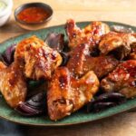 Alitas de pollo a la cerveza negra: la receta de Jimena Monteverde en La Cocina Rebelde 4 Alitas de pollo a la cerveza negra glaseadas con salsa de soja, receta de Jimena Monteverde en La Cocina Rebelde