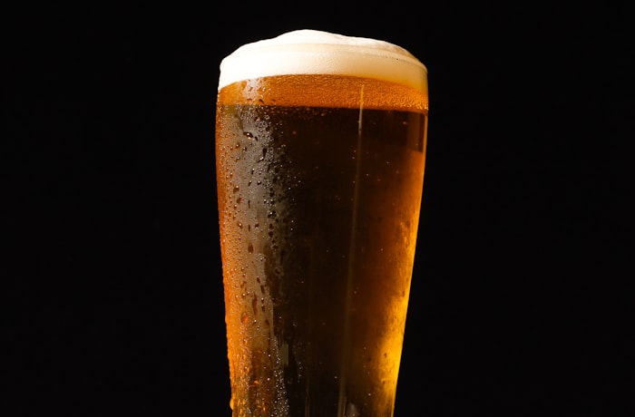 Andes Roja: características, sabor y grados de la Vienna Lager argentina 2 Copa de cerveza Andes Roja, Vienna Lager argentina de color ámbar cobrizo