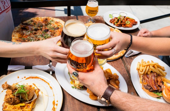 El arte del maridaje de cerveza artesanal con gastronomía peruana