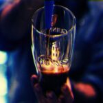El poderoso truco de branding que comparten Guinness, Corona y Spotify