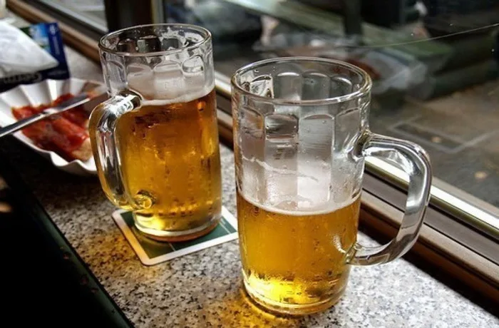 Castilla y León bebe menos que el resto de España, pero sus bebedores duplican la media en consumo intensivo 7 Encuesta consumo alcohol Castilla y Leon estadisticas Sanidad