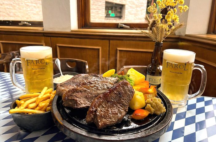 Cervecería Farol, la pionera de la Serra Gaúcha que convierte su faro de basalto en destino turístico cervecero