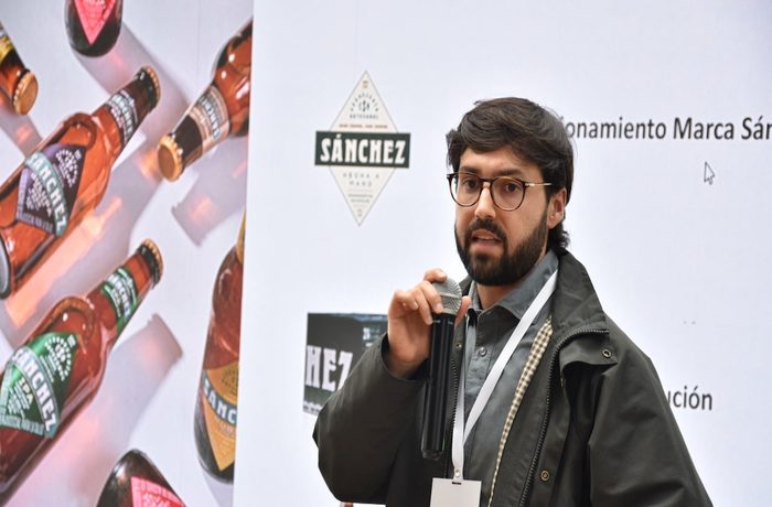Representantes de nueve cervecerías artesanales colombianas en el evento de cierre del programa de aceleración empresarial de la ANDI