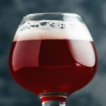 La cerveza de frutas crece en Europa impulsada por la Gen Z y proyecta 433 millones de dólares en 2030