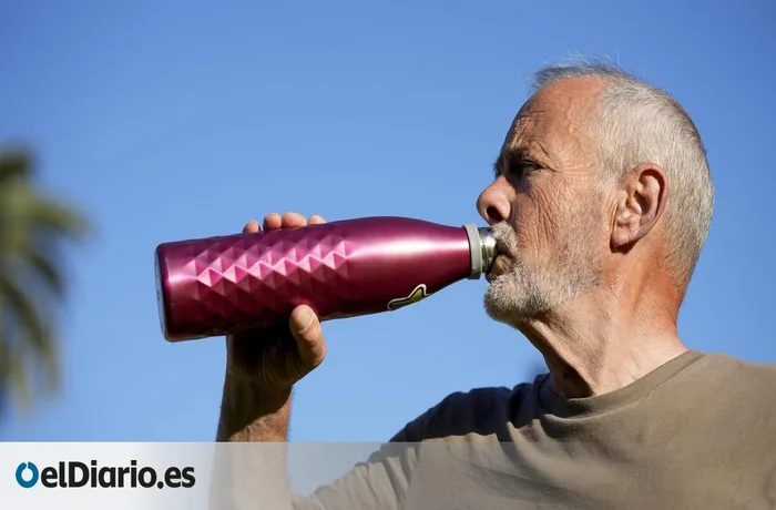 ¿Es seguro beber cerveza durante una ola de calor? Esto dice la ciencia sobre hidratación y alcohol