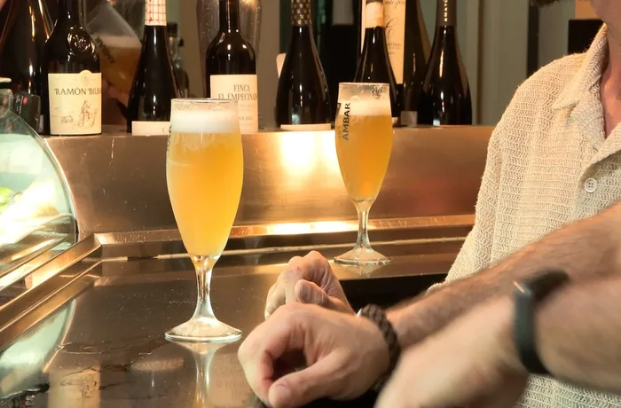 Por qué mezclamos la cerveza con limón, con cola o con su versión sin alcohol