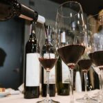Cuántas copas de vino tiene una botella: guía de porciones y servicio según Silver Oak Winery