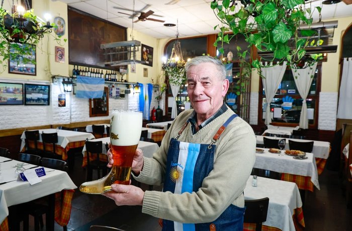 Abel Barbieri, dueño de Gambrinus, el bodegón alemán de 108 años en Chacarita, Buenos Aires