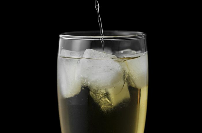 Hielo en el vino, ¿sí o no? La polémica del verano explicada por sumilleres y enólogos 5 Hielo en el vino, ¿sí o no? La polémica del verano explicada por sumilleres y enólogos