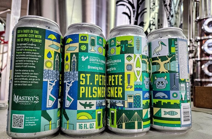 Cervezas oficiales de la Universidad de South Florida elaboradas por Mastry's Brewing Co., St. Pete Pilsner y Green and Gold Lager