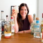 Los mejores tequilas y mezcales para el Día Nacional del Tequila 2026, según una experta en bebidas 2 Selección de botellas de tequila y mezcal artesanal mexicano, los mejores de 2026