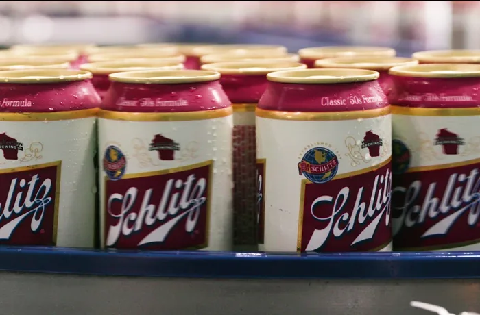 Adiós a Schlitz, la cerveza que hizo famosa a Milwaukee, tras 177 años de historia