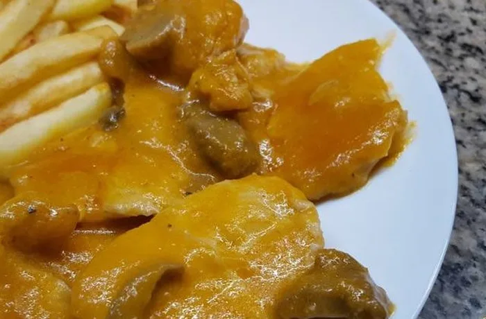 solomillo de pavo a la cerveza de trigo con champiñones y salsa