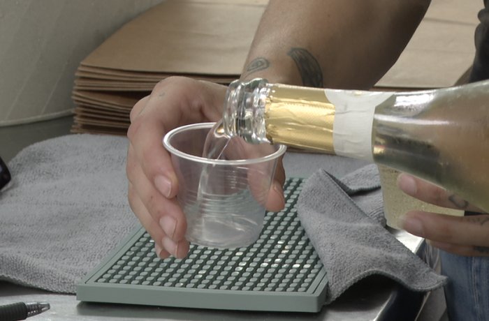 Zane Curtis abrió en San Marcos la primera cervecería sin alcohol del condado de San Diego 5 The Lab, primera cervecería y sala de catas sin alcohol del condado de San Diego, en San Marcos, California