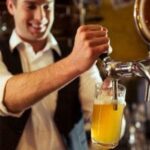 Turistas extranjeros consumen el 30% de la cerveza en España