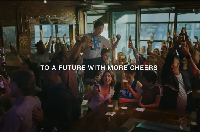 AB InBev lanza "Cheers to Beer" para el Día Internacional de la Cerveza con un spot de 90 segundos 4 AB InBev lanza «Cheers to Beer» para el Día Internacional de la Cerveza con un spot de 90 segundos