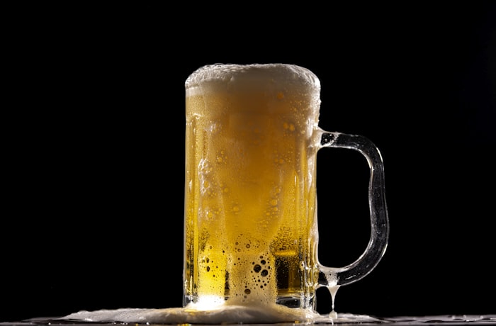grifos de cerveza artesanal en un bar — plataforma Cervezencuando en Guanajuato