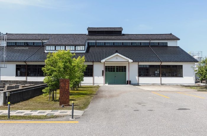 Las mejores destilerías artesanales de Japón para visitar con tour y cata: Saburomaru lidera la selección de expertos 7 Saburomaru Distillery Tonami Toyama Japon – destileria artesanal de whisky con tours y catas