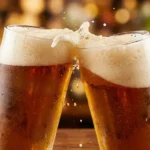 Brindis con cervezas, estudio Ipsos IWSR revela que es la bebida preferida a nivel mundial
