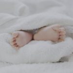madre amamantando a su bebé — mitos sobre la lactancia materna