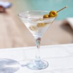 Vodka martini en aeropuerto duty free – categoria crece un 13 por ciento en valor en travel retail global 2025