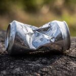 Lata de cerveza aplastada, símbolo del declive del craft beer en Estados Unidos