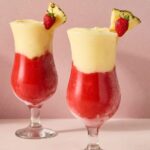 Miami Vice: la receta del cóctel que mezcla piña colada y daiquiri de fresa 3 Cóctel Miami Vice de piña colada y daiquiri de fresa en capas