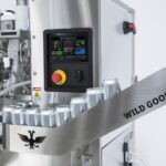 Envasadora de latas de cerveza de la marca Wild Goose, fabricante estadounidense