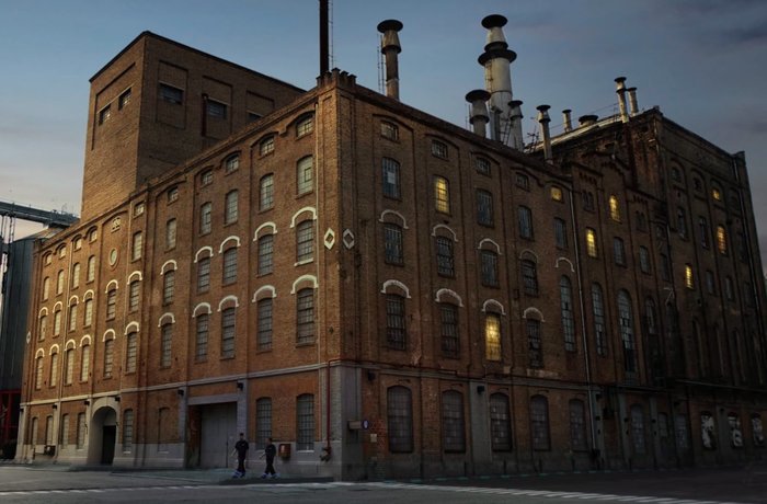 Edificio histórico de ladrillo de la Cervecería y Maltería Quilmes, en Argentina