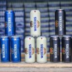 Latas de cerveza Wolters Pilsener, Weizen y Black Beer de la cervecera de Braunschweig que cierra su fábrica